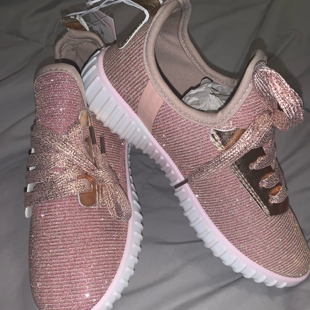 Girls size 1 Sparkly Rose Gold Shoes. Brand new!